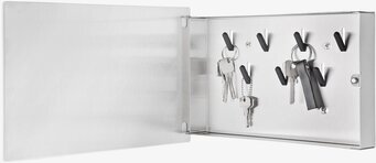 Velio Nyckelskåp Vit Small från Blomus, öppet med nycklar