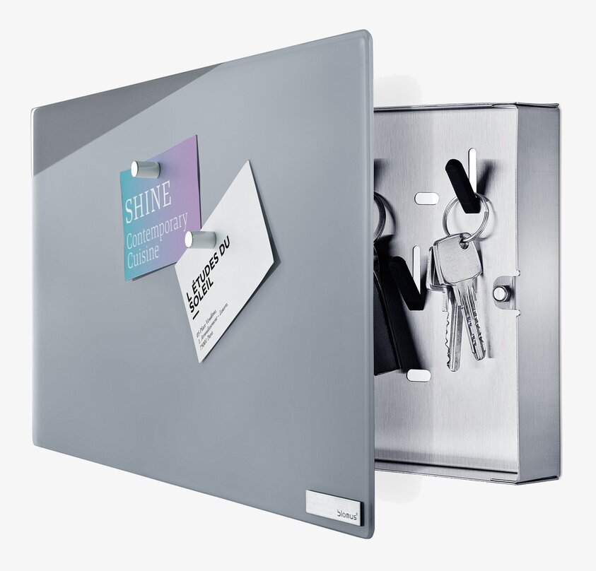 Velio Nyckelskåp Grå Small från Blomus på neutral vägg